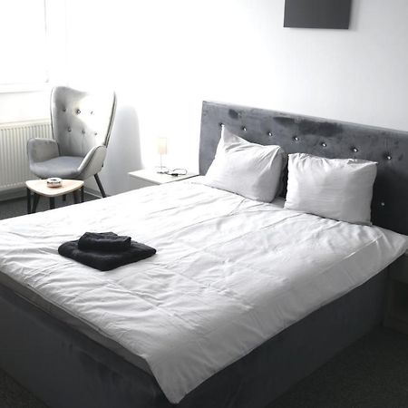 Luana Airport Apartments #8 Otopeni Buitenkant foto