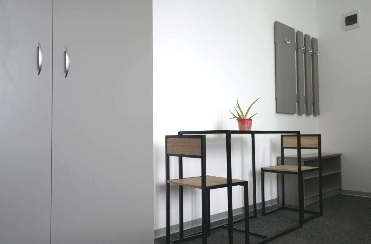 Luana Airport Apartments #8 Otopeni Buitenkant foto